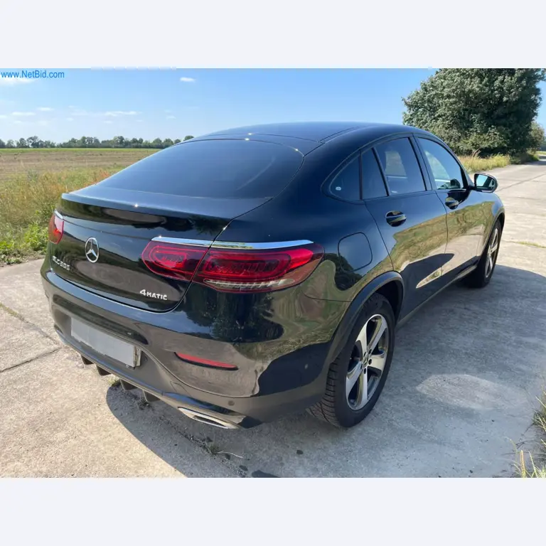 3 Well-maintained vehicles and business equipment-3