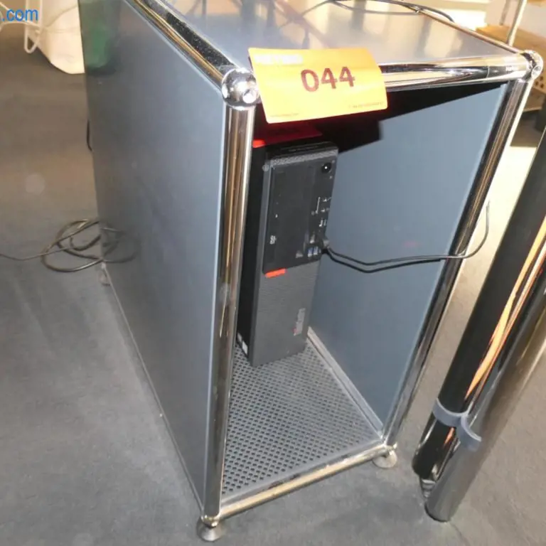 2 CPU storage shelves USM Haller