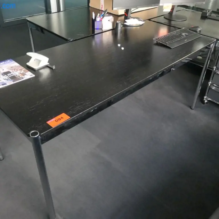 3 Desks USM Haller