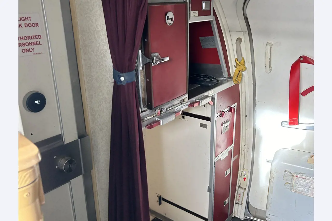 Passenger aircraft Boeing 737-200 2K3 Advanced and sports aircraft, DR 400/180-15