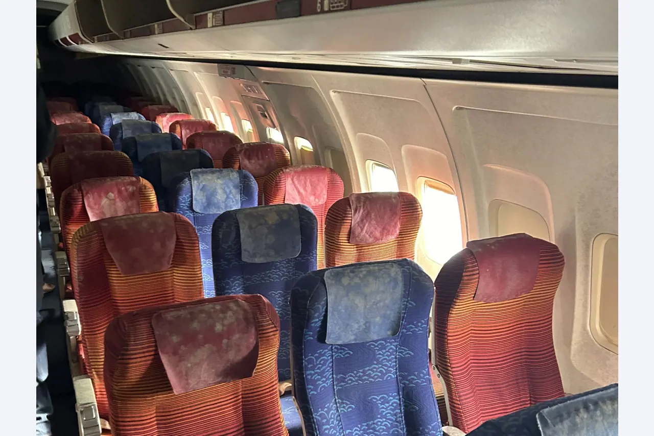 Passenger aircraft Boeing 737-200 2K3 Advanced and sports aircraft, DR 400/180-17