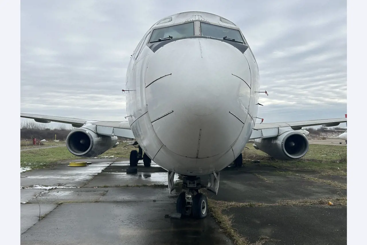 Passenger aircraft Boeing 737-200 2K3 Advanced and sports aircraft, DR 400/180-1