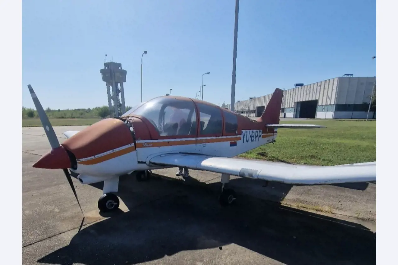 Passenger aircraft Boeing 737-200 2K3 Advanced and sports aircraft, DR 400/180-24