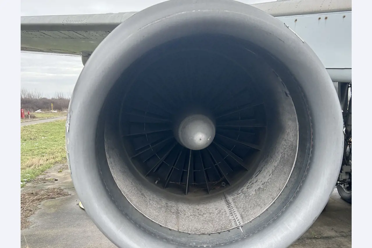 Passenger aircraft Boeing 737-200 2K3 Advanced and sports aircraft, DR 400/180-3