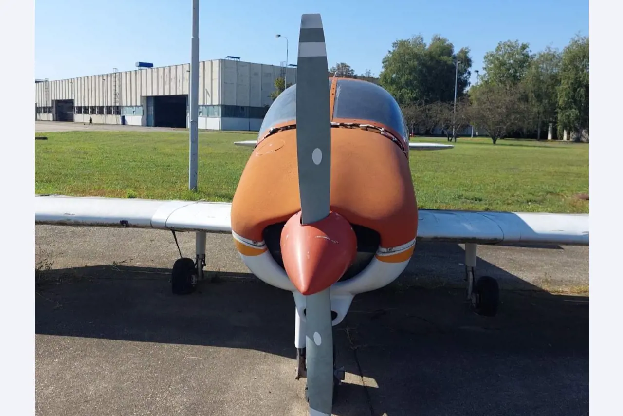 Passenger aircraft Boeing 737-200 2K3 Advanced and sports aircraft, DR 400/180-27