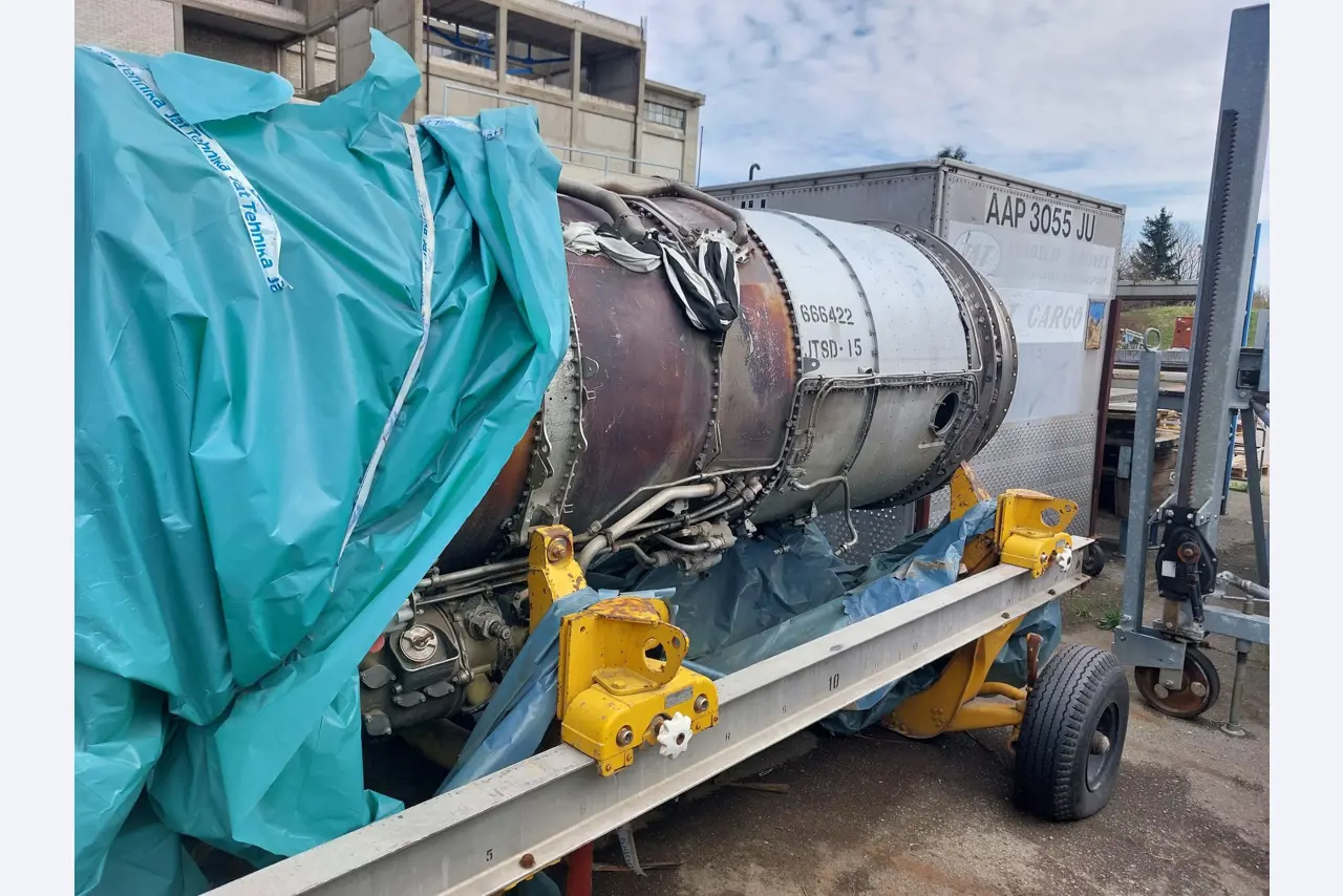 Passenger aircraft Boeing 737-200 2K3 Advanced and sports aircraft, DR 400/180-34