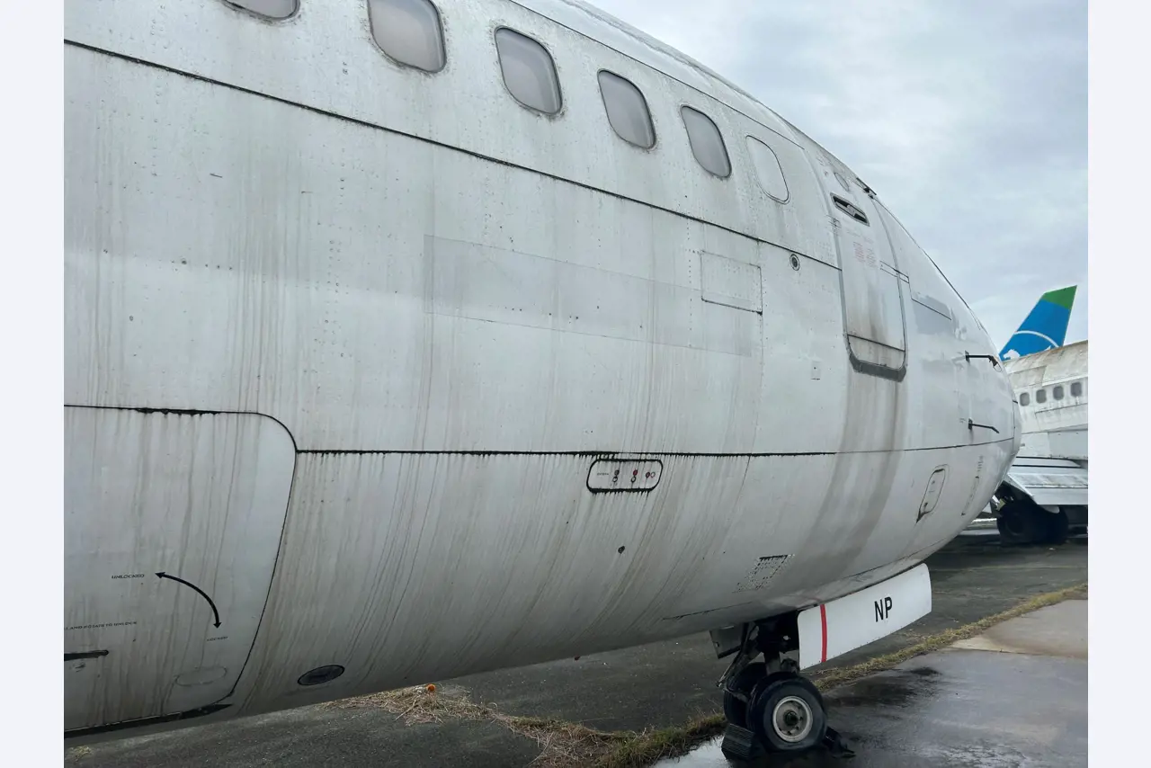 Passenger aircraft Boeing 737-200 2K3 Advanced and sports aircraft, DR 400/180-4