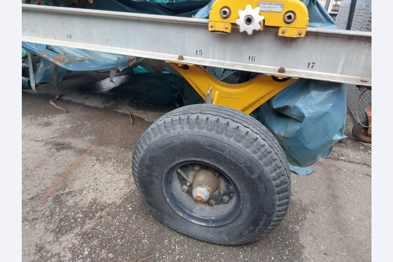 Passenger aircraft Boeing 737-200 2K3 Advanced and sports aircraft, DR 400/180-37