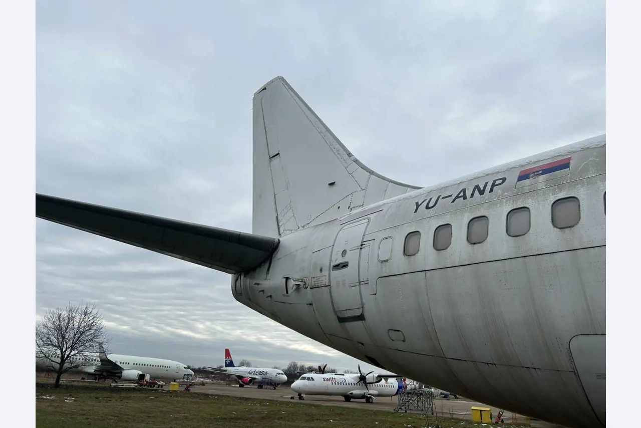 Passenger aircraft Boeing 737-200 2K3 Advanced and sports aircraft, DR 400/180-6