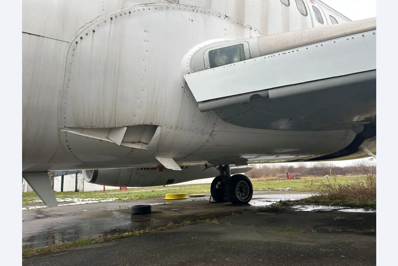 Passenger aircraft Boeing 737-200 2K3 Advanced and sports aircraft, DR 400/180-8