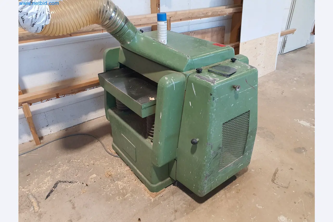 Holzbearbeitende- und metallbearbeitende Maschinen und Warenlager eines Fertighausherstellers -2