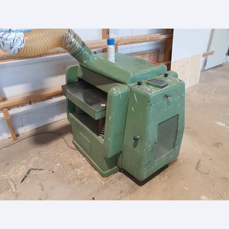 Holzbearbeitende- und metallbearbeitende Maschinen und Warenlager eines Fertighausherstellers -2