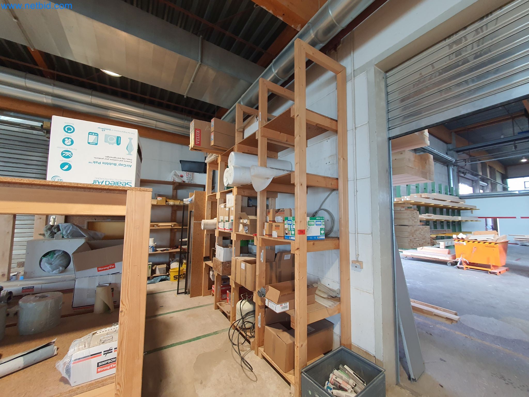 Maszyny do obróbki drewna i metalu oraz magazyn producenta domów prefabrykowanych-1