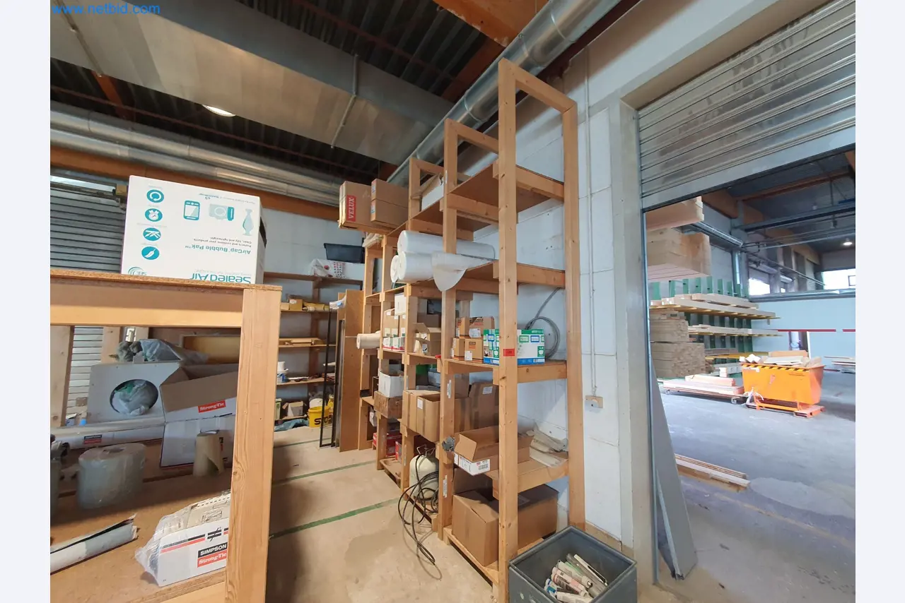 Holzbearbeitende- und metallbearbeitende Maschinen und Warenlager eines Fertighausherstellers -1