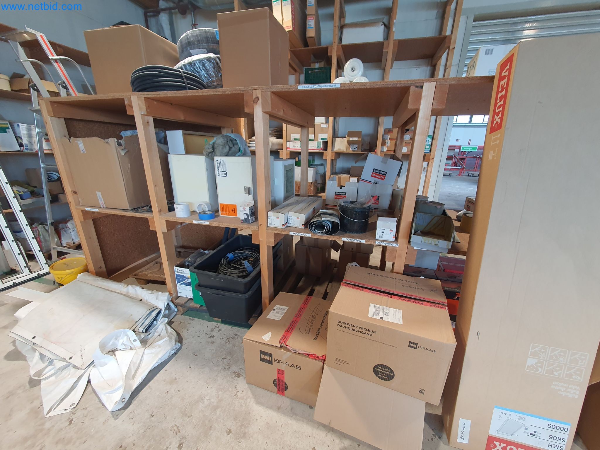 Maszyny do obróbki drewna i metalu oraz magazyn producenta domów prefabrykowanych-3