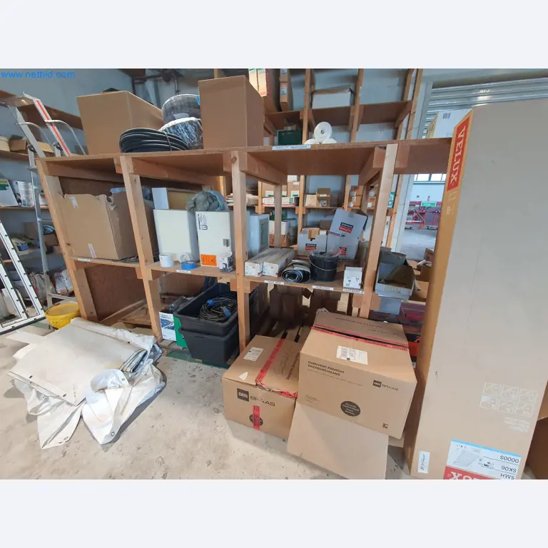 Holzbearbeitende- und metallbearbeitende Maschinen und Warenlager eines Fertighausherstellers -3