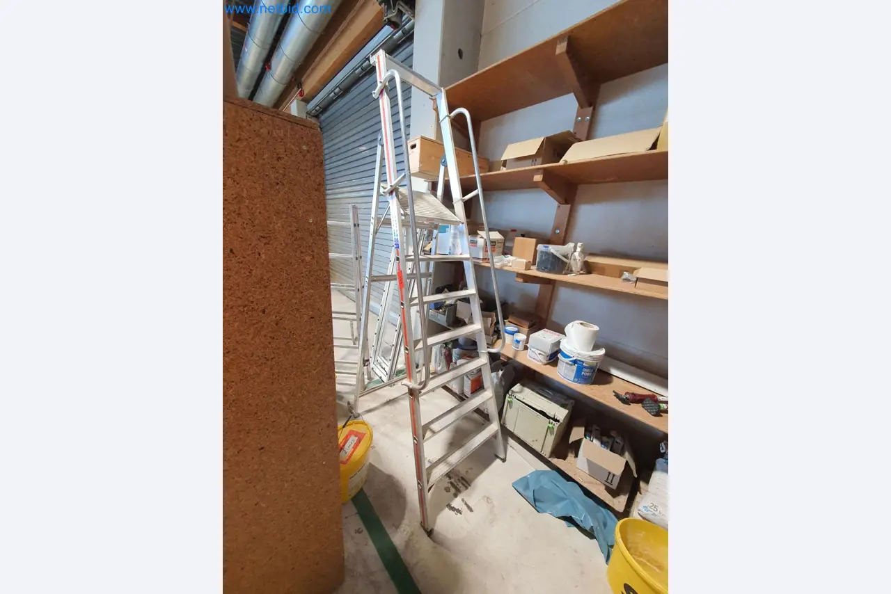 Holzbearbeitende- und metallbearbeitende Maschinen und Warenlager eines Fertighausherstellers -2