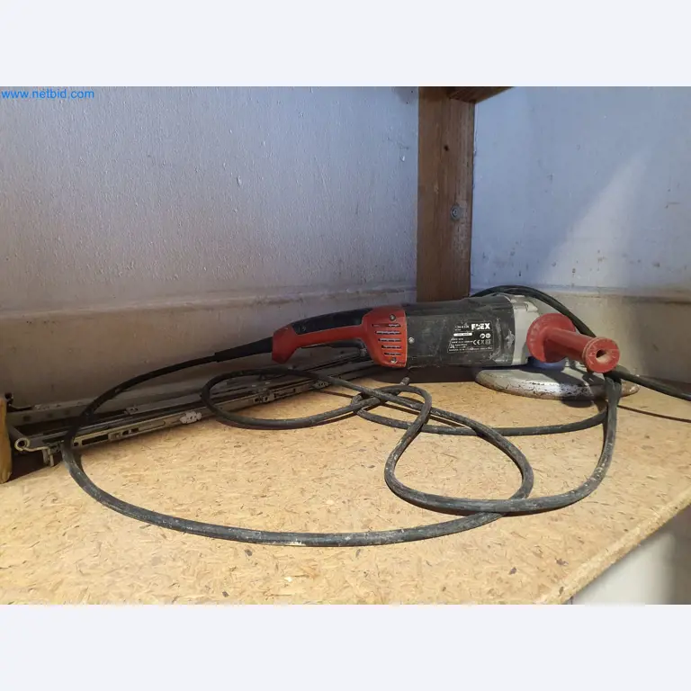 Holzbearbeitende- und metallbearbeitende Maschinen und Warenlager eines Fertighausherstellers -2