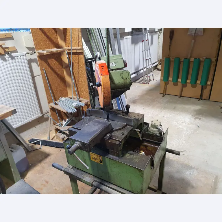 Holzbearbeitende- und metallbearbeitende Maschinen und Warenlager eines Fertighausherstellers -2