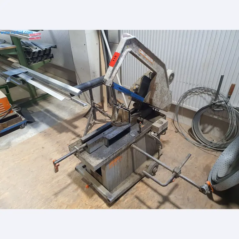 Holzbearbeitende- und metallbearbeitende Maschinen und Warenlager eines Fertighausherstellers -1