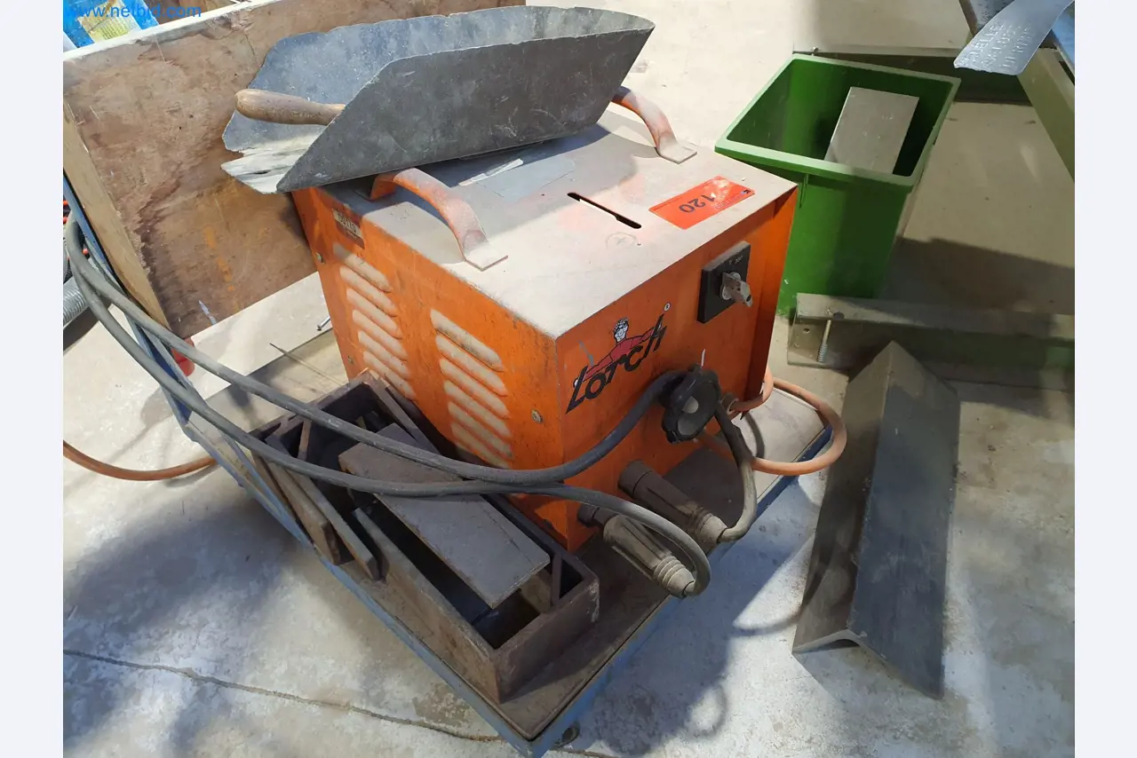 Holzbearbeitende- und metallbearbeitende Maschinen und Warenlager eines Fertighausherstellers -1