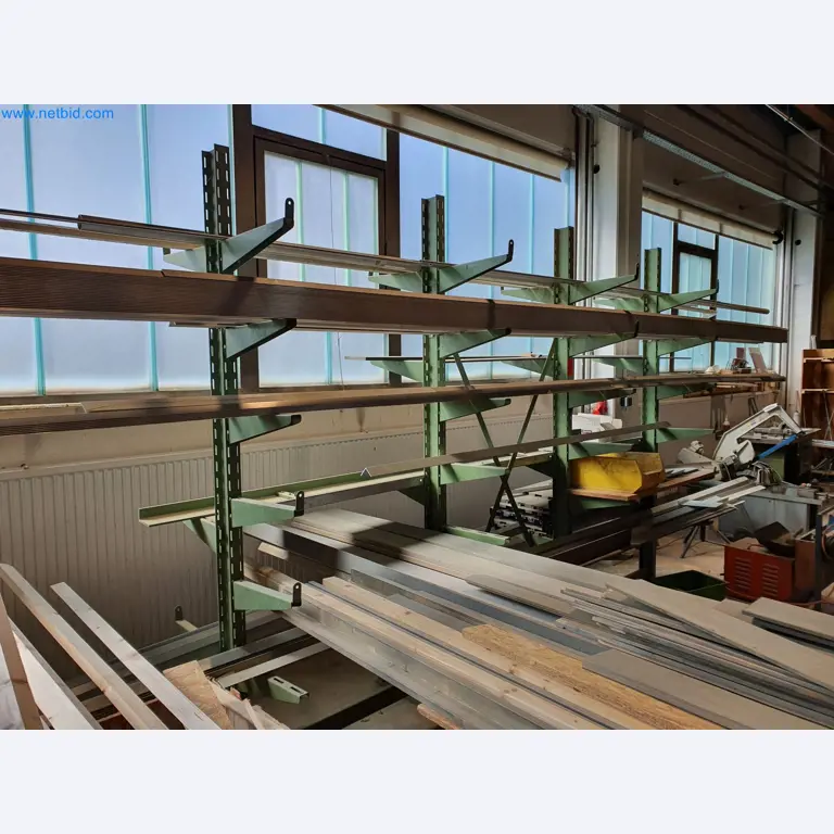 Holzbearbeitende- und metallbearbeitende Maschinen und Warenlager eines Fertighausherstellers -1