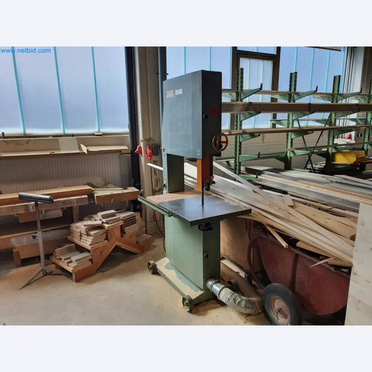 Holzbearbeitende- und metallbearbeitende Maschinen und Warenlager eines Fertighausherstellers -1