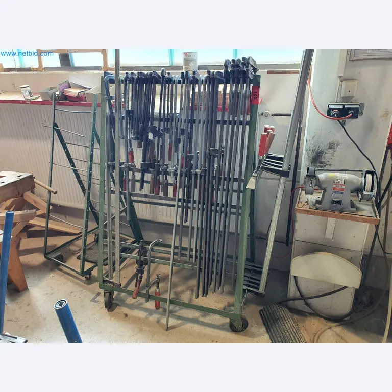 Holzbearbeitende- und metallbearbeitende Maschinen und Warenlager eines Fertighausherstellers -2