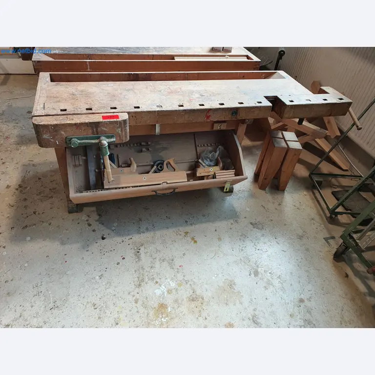 Holzbearbeitende- und metallbearbeitende Maschinen und Warenlager eines Fertighausherstellers -2