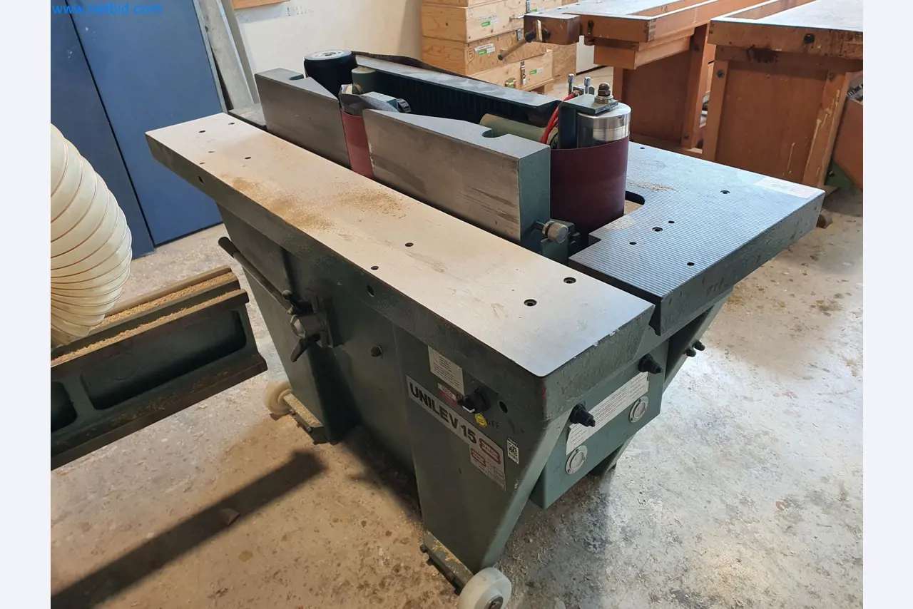 Holzbearbeitende- und metallbearbeitende Maschinen und Warenlager eines Fertighausherstellers -2