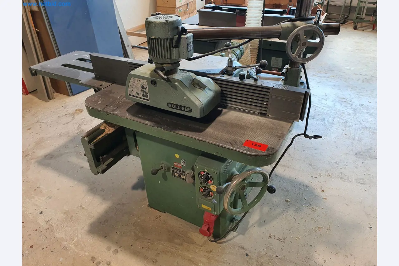 Holzbearbeitende- und metallbearbeitende Maschinen und Warenlager eines Fertighausherstellers -1