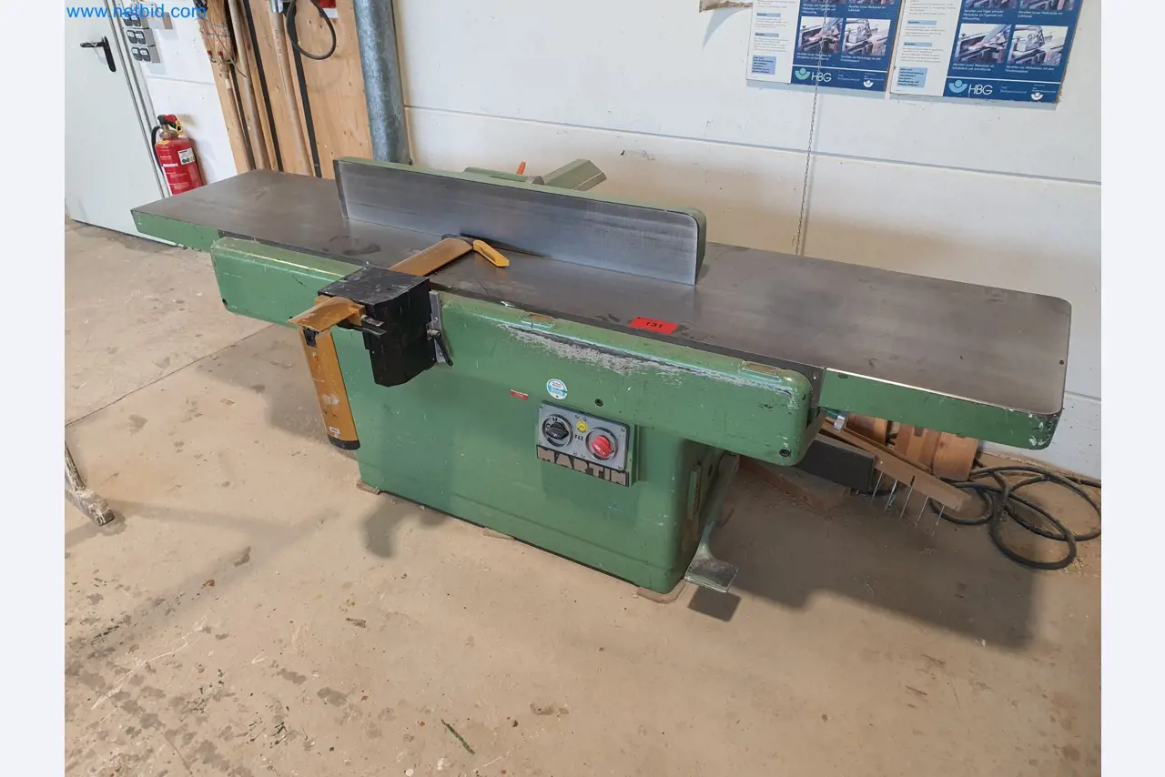 Holzbearbeitende- und metallbearbeitende Maschinen und Warenlager eines Fertighausherstellers -1