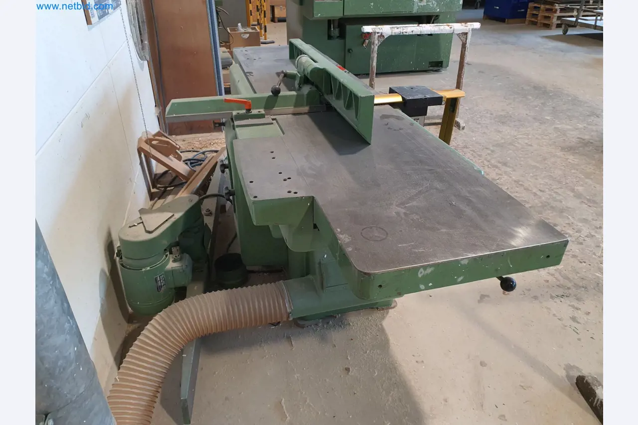 Holzbearbeitende- und metallbearbeitende Maschinen und Warenlager eines Fertighausherstellers -2