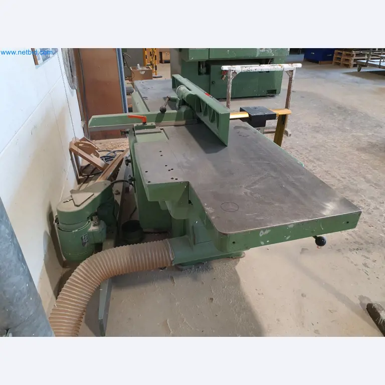 Holzbearbeitende- und metallbearbeitende Maschinen und Warenlager eines Fertighausherstellers -2