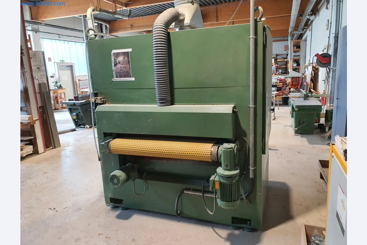 Holzbearbeitende- und metallbearbeitende Maschinen und Warenlager eines Fertighausherstellers -2