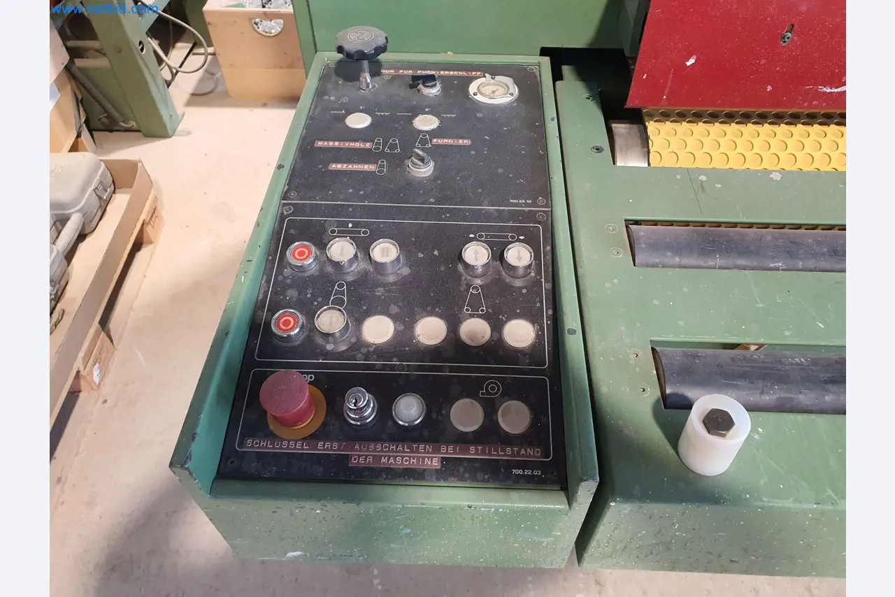 Holzbearbeitende- und metallbearbeitende Maschinen und Warenlager eines Fertighausherstellers -5