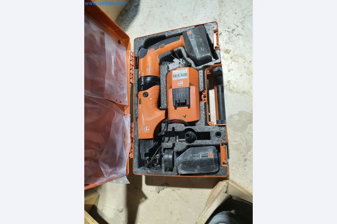 Holzbearbeitende- und metallbearbeitende Maschinen und Warenlager eines Fertighausherstellers -4