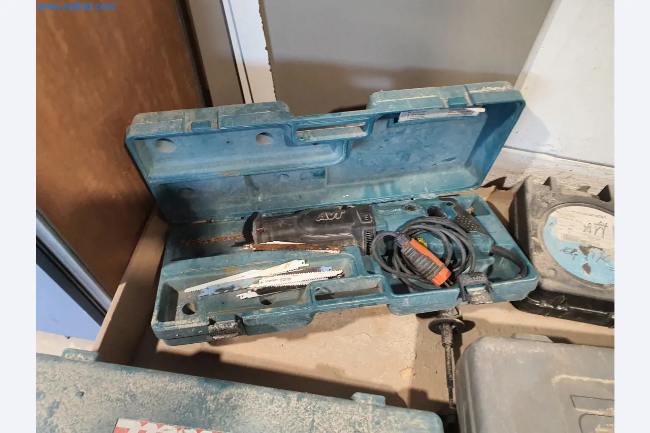 Holzbearbeitende- und metallbearbeitende Maschinen und Warenlager eines Fertighausherstellers -5