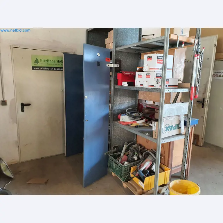 Holzbearbeitende- und metallbearbeitende Maschinen und Warenlager eines Fertighausherstellers -10