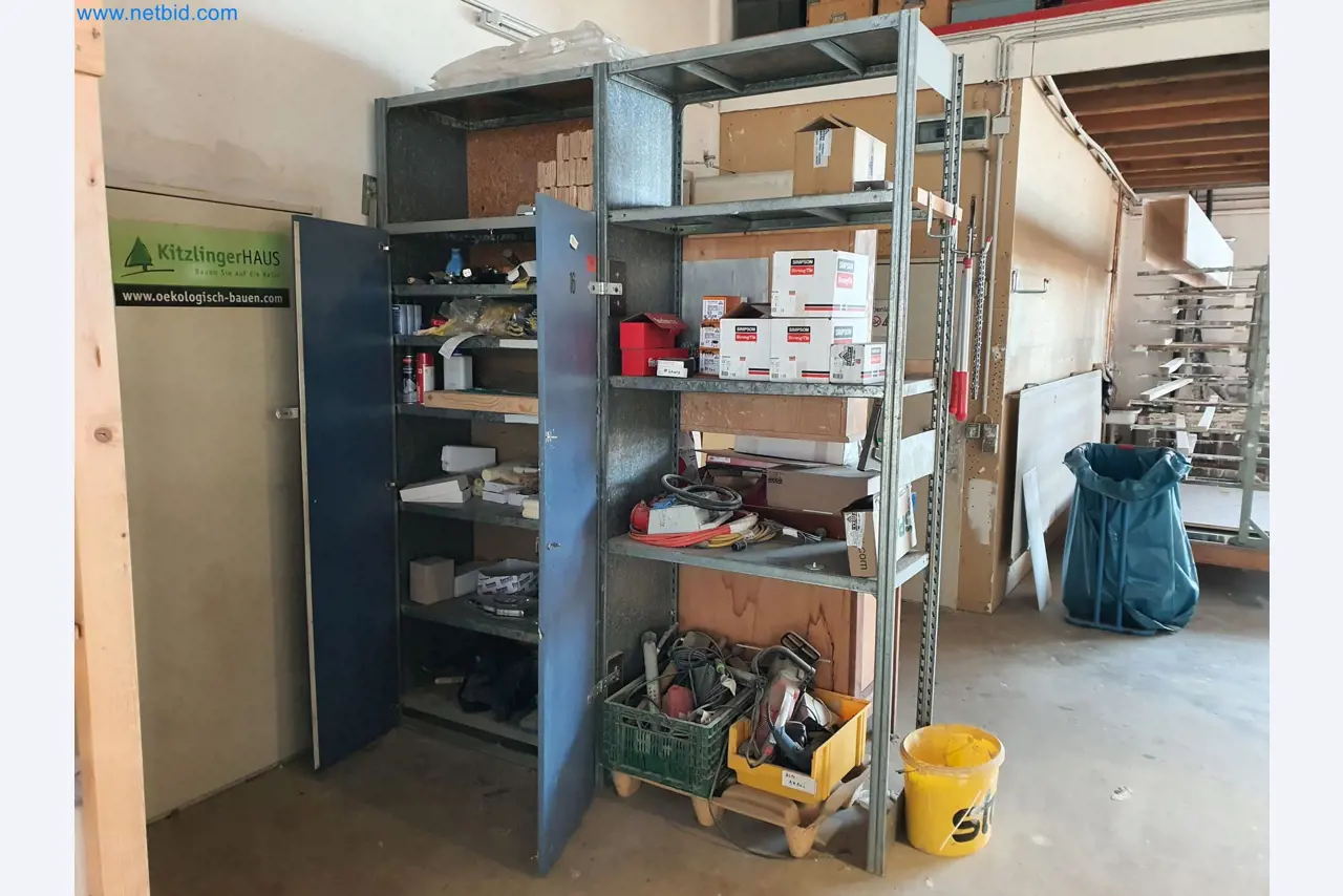 Holzbearbeitende- und metallbearbeitende Maschinen und Warenlager eines Fertighausherstellers -1