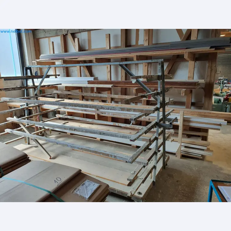 Holzbearbeitende- und metallbearbeitende Maschinen und Warenlager eines Fertighausherstellers -1