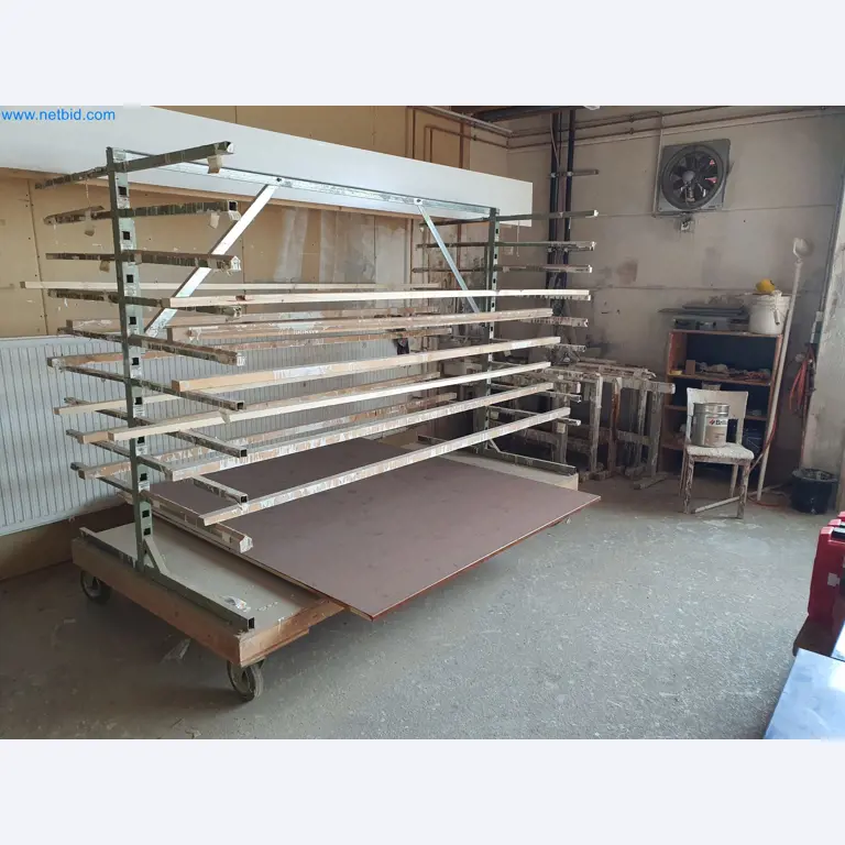 Holzbearbeitende- und metallbearbeitende Maschinen und Warenlager eines Fertighausherstellers -2