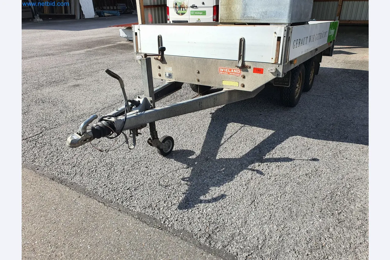 Holzbearbeitende- und metallbearbeitende Maschinen und Warenlager eines Fertighausherstellers -1