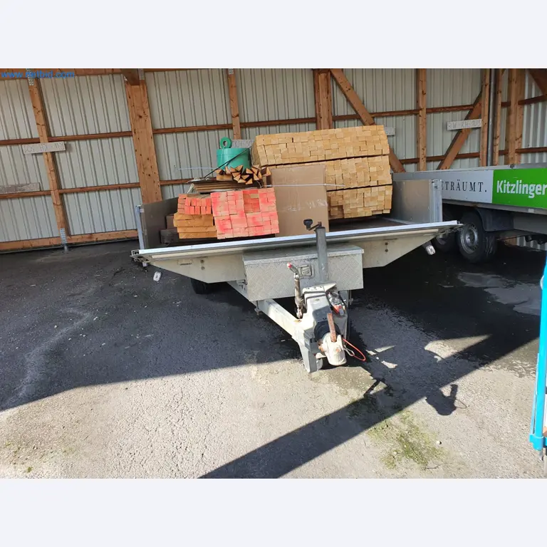 Holzbearbeitende- und metallbearbeitende Maschinen und Warenlager eines Fertighausherstellers -5