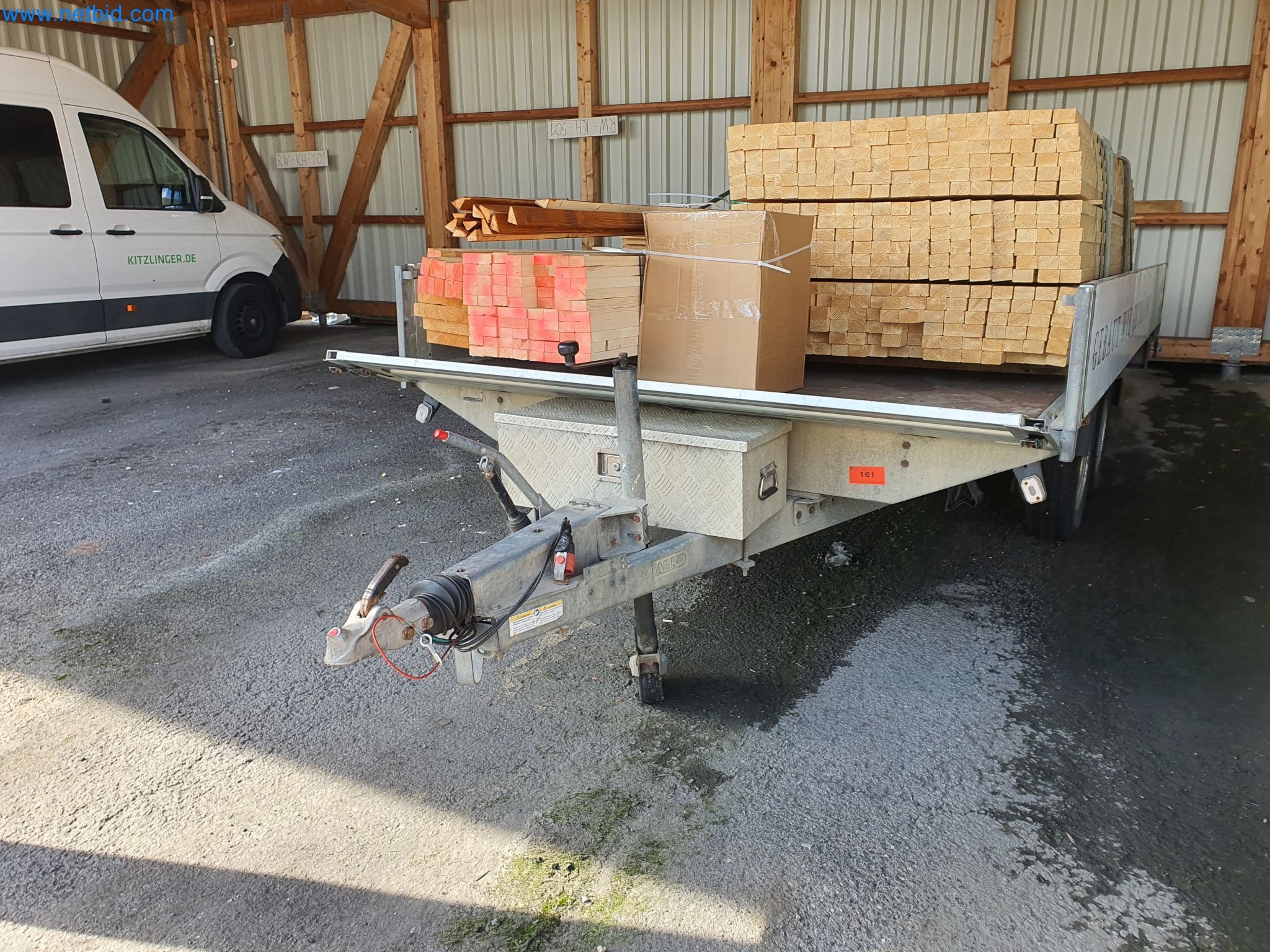 Maszyny do obróbki drewna i metalu oraz magazyn producenta domów prefabrykowanych-9