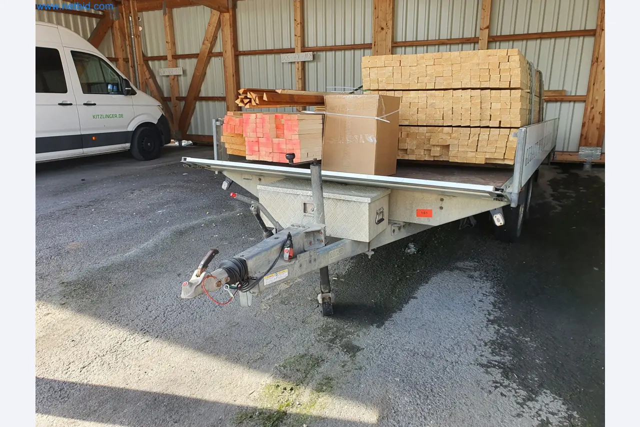 Holzbearbeitende- und metallbearbeitende Maschinen und Warenlager eines Fertighausherstellers -9