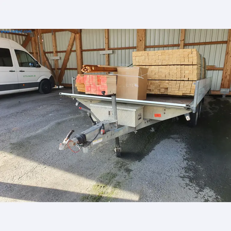 Holzbearbeitende- und metallbearbeitende Maschinen und Warenlager eines Fertighausherstellers -9