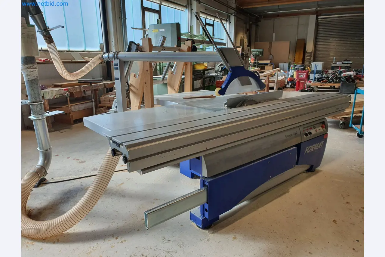 Holzbearbeitende- und metallbearbeitende Maschinen und Warenlager eines Fertighausherstellers -3