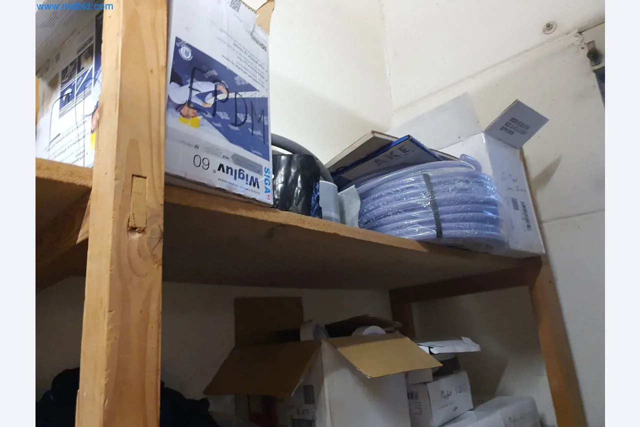 Holzbearbeitende- und metallbearbeitende Maschinen und Warenlager eines Fertighausherstellers -12