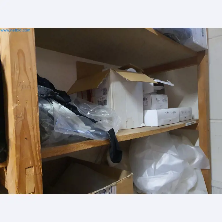 Holzbearbeitende- und metallbearbeitende Maschinen und Warenlager eines Fertighausherstellers -13